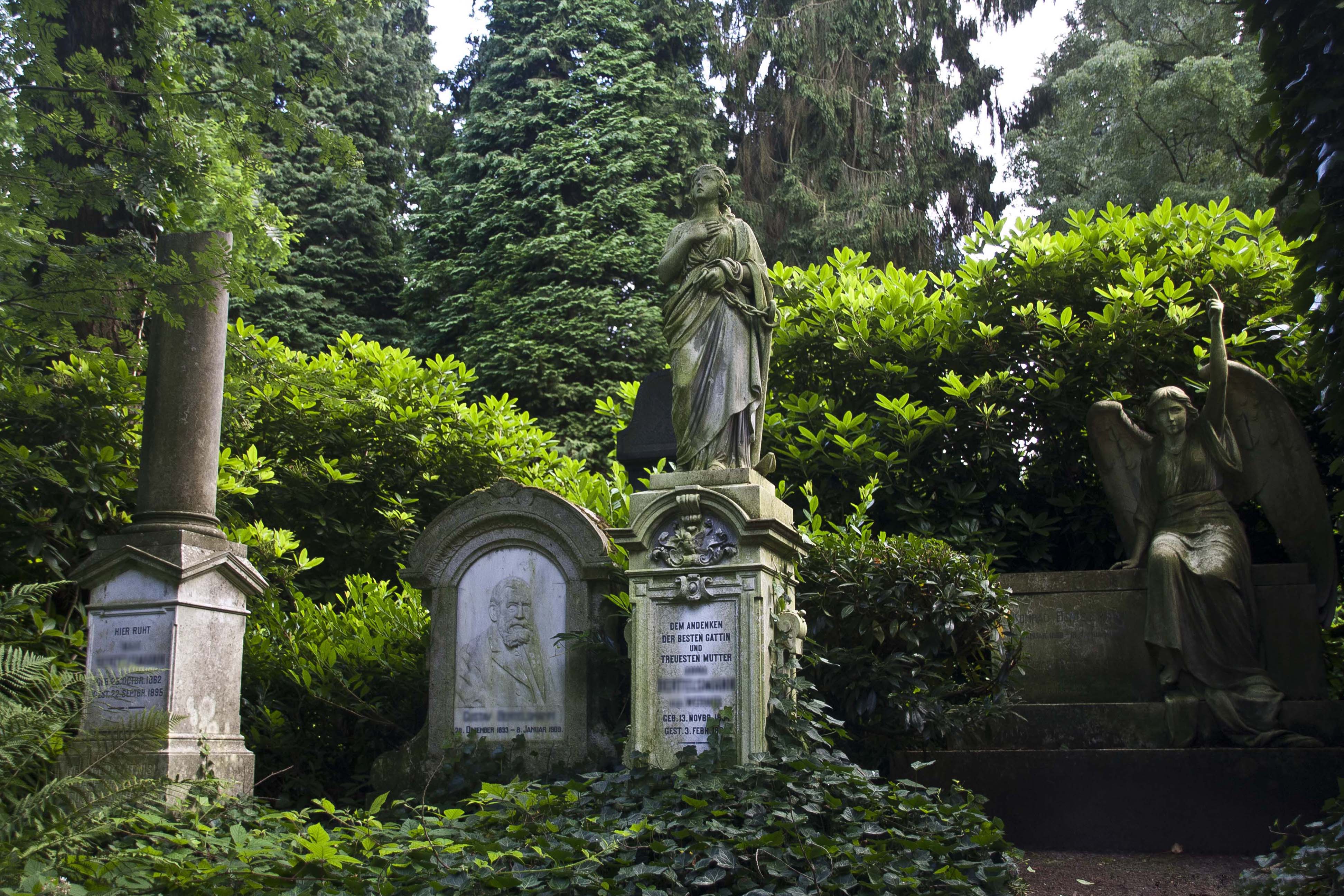 Grabmal unter Denkmalschutz - Johannisfriedhof Bielefeld