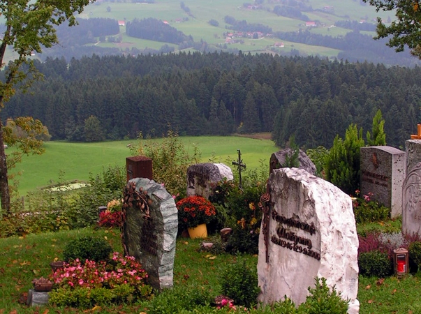 Ausblick vom Bergfriedhof - Bergfriedhof in Lindenberg