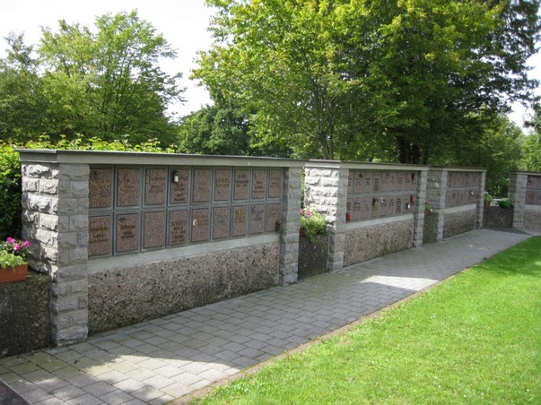 Urnenwände - Friedhof Rödersgarten in Haßfurt